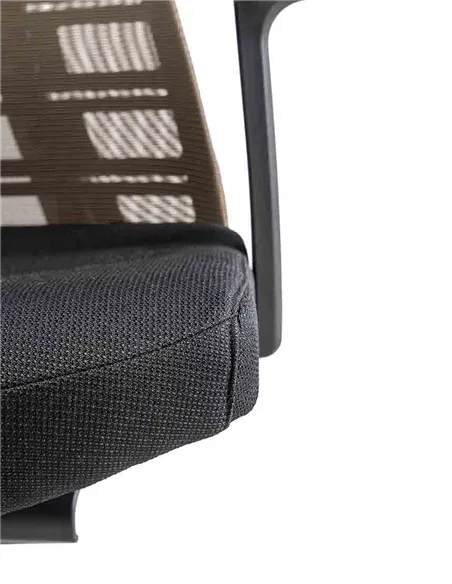 Крісло INTERSTUHL PURE PU213 BROWN MESH