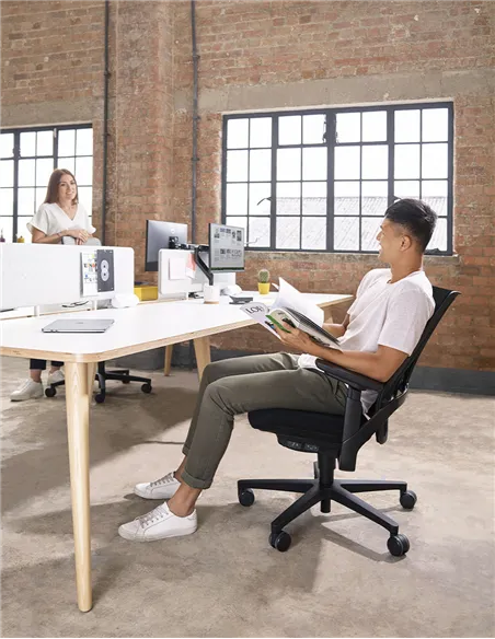 Крісло SENATOR I-WORKCHAIR 2.0 BERRY ергономічне, тканинне