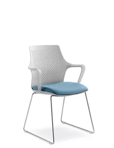 Кресло LD SEATING TARA 105-Q-N4 для посетителей, на полозьях