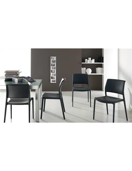 Стілець PEDRALI ARA 310 чорний