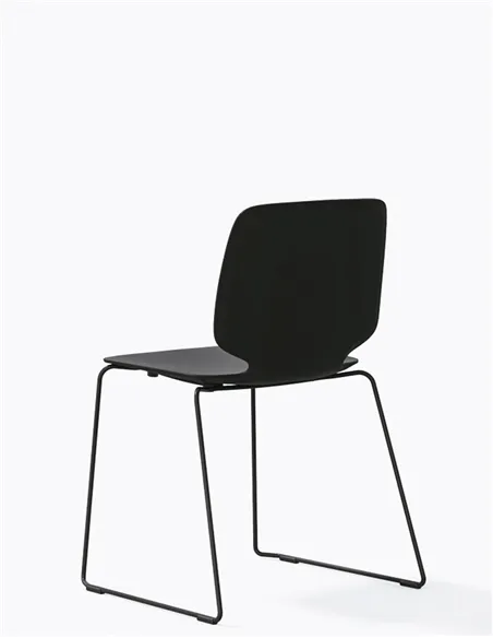 Стул PEDRALI BABILA 2740 BLACK на полозьях
