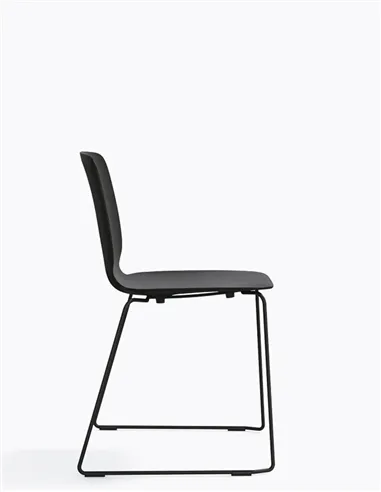 Стул PEDRALI BABILA 2740 BLACK на полозьях