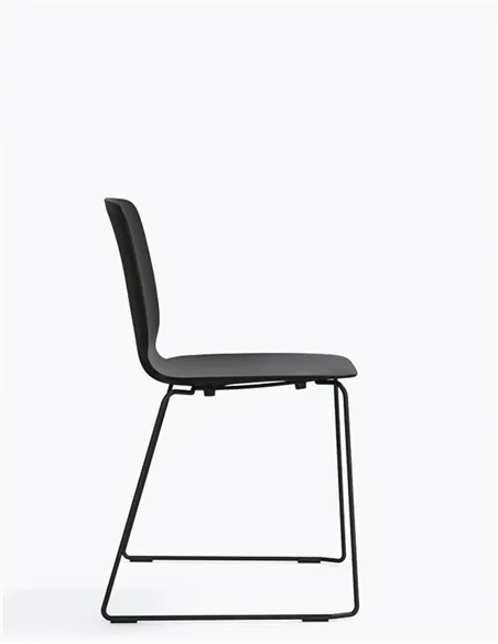 Стул PEDRALI BABILA 2740 BLACK на полозьях