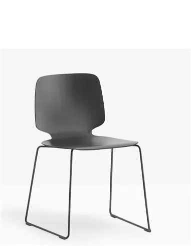 Стул PEDRALI BABILA 2720 BLACK на полозьях