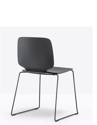 Стул PEDRALI BABILA 2720 BLACK на полозьях