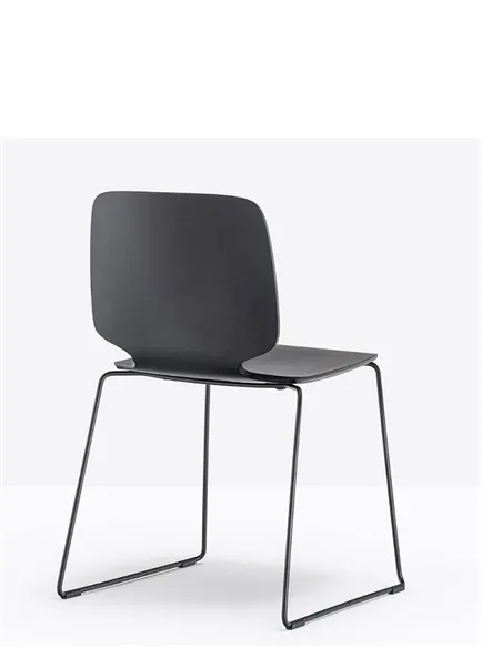 Стул PEDRALI BABILA 2720 BLACK на полозьях