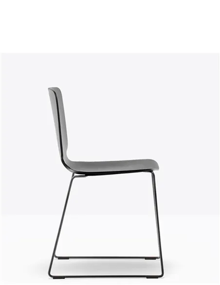 Стул PEDRALI BABILA 2720 BLACK на полозьях