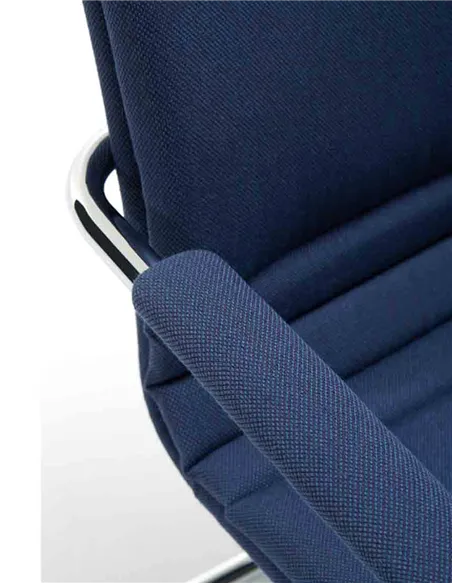 Кресло VAGHI MODUS 150 GUEST CHAIR 512C, на полозьях